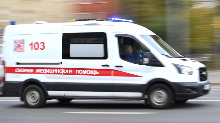 В Москве водитель BMW погиб, врезавшись в дерево