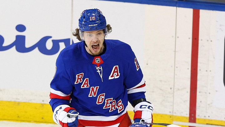 Голы Панарина и Гаврикова помогли "Рейнджерс" обыграть "Оттаву"